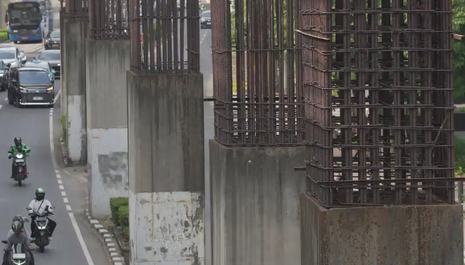 pramono-menyebut-tiang-monorel-akan-dibongkar-malam-ini