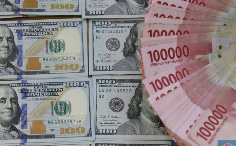 Rupiah Tertekan ke Level 17120 Per Dolar Amerika Serikat